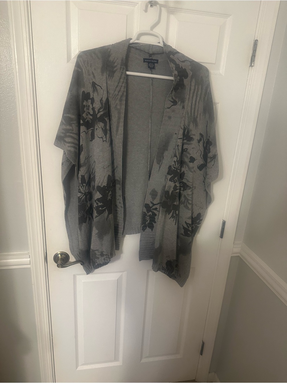 Boston proper Gray Floral Open-Front Women's Sweater Kimonos
